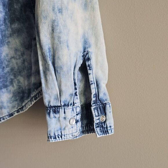 Angel Premium Denim Acid Wash Western Casual Chic Loose Fit Button Down Shirt - Picture 4 of 9